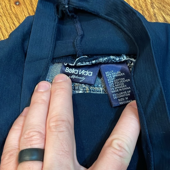 Bella Vida Brand Women’s Maternity Shorts. Size Medium. Excellent Condition. - Picture 3 of 5